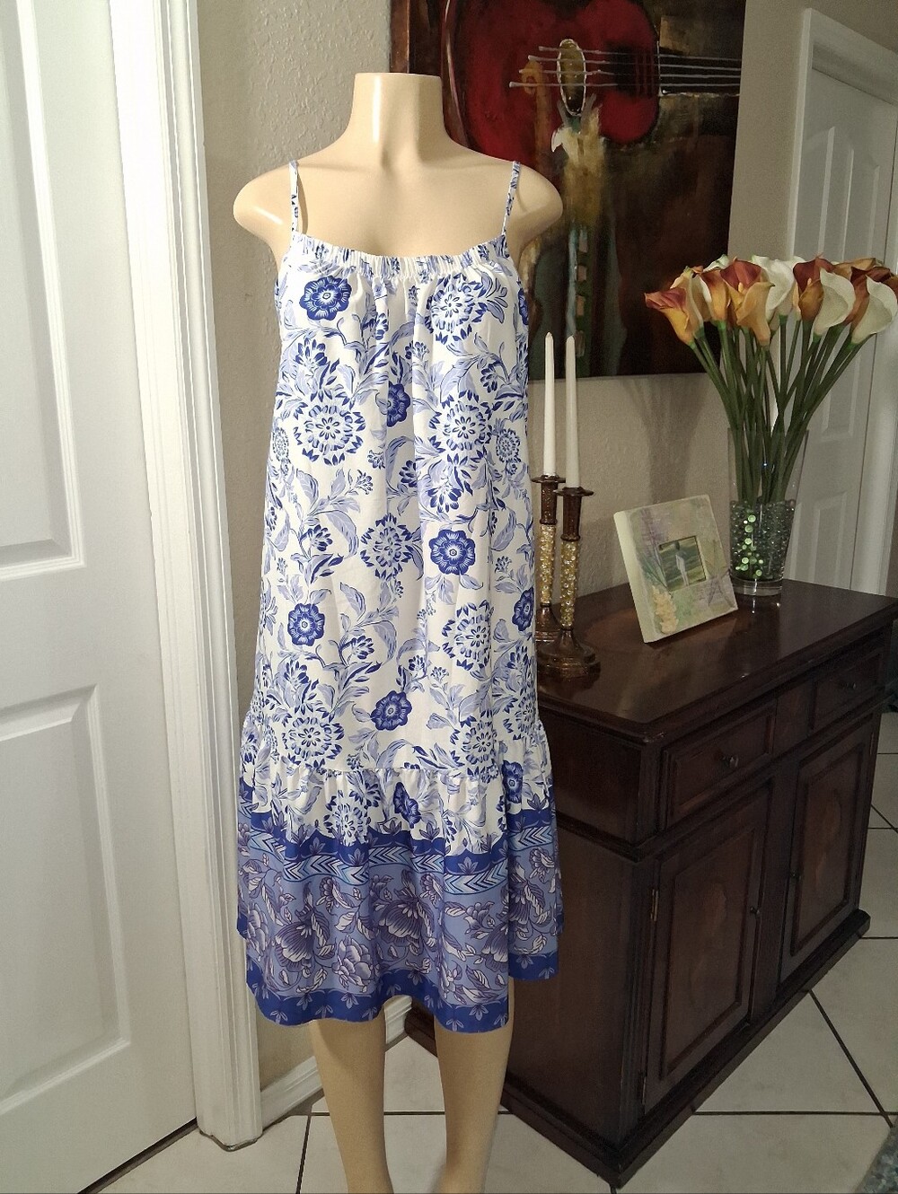 BEAUTIFUL SUMMER DRESS WHITE W/ BLUE FLORAL SZ XLG